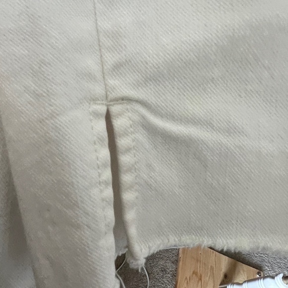 GAP Boyfriend Denim Shorts in White Sz 2 - Picture 3 of 7